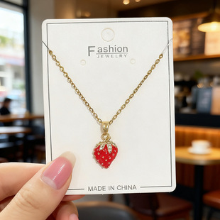 钛钢甜美少女心微镶草莓项链  小众设计感珐琅彩水果吊坠锁骨链