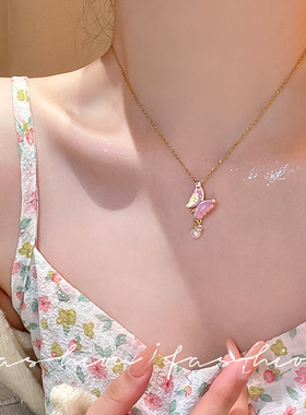 粉色钛钢项链女设计感轻奢小众2026蝴蝶网红配饰颈链气质饰品