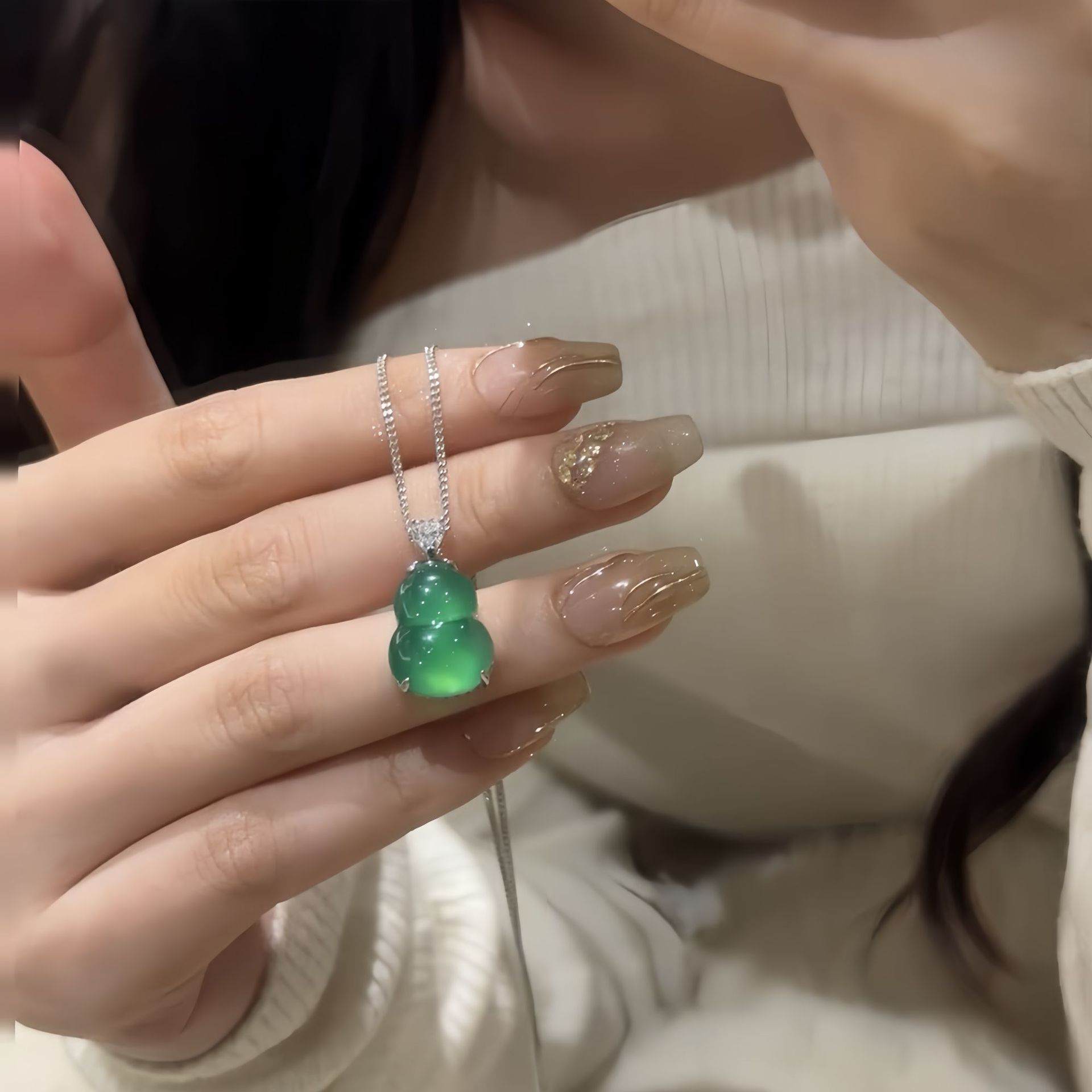 银贝新中式天然绿玉髓玉葫芦锁骨项链女S925银冰翠绿葫芦吊坠