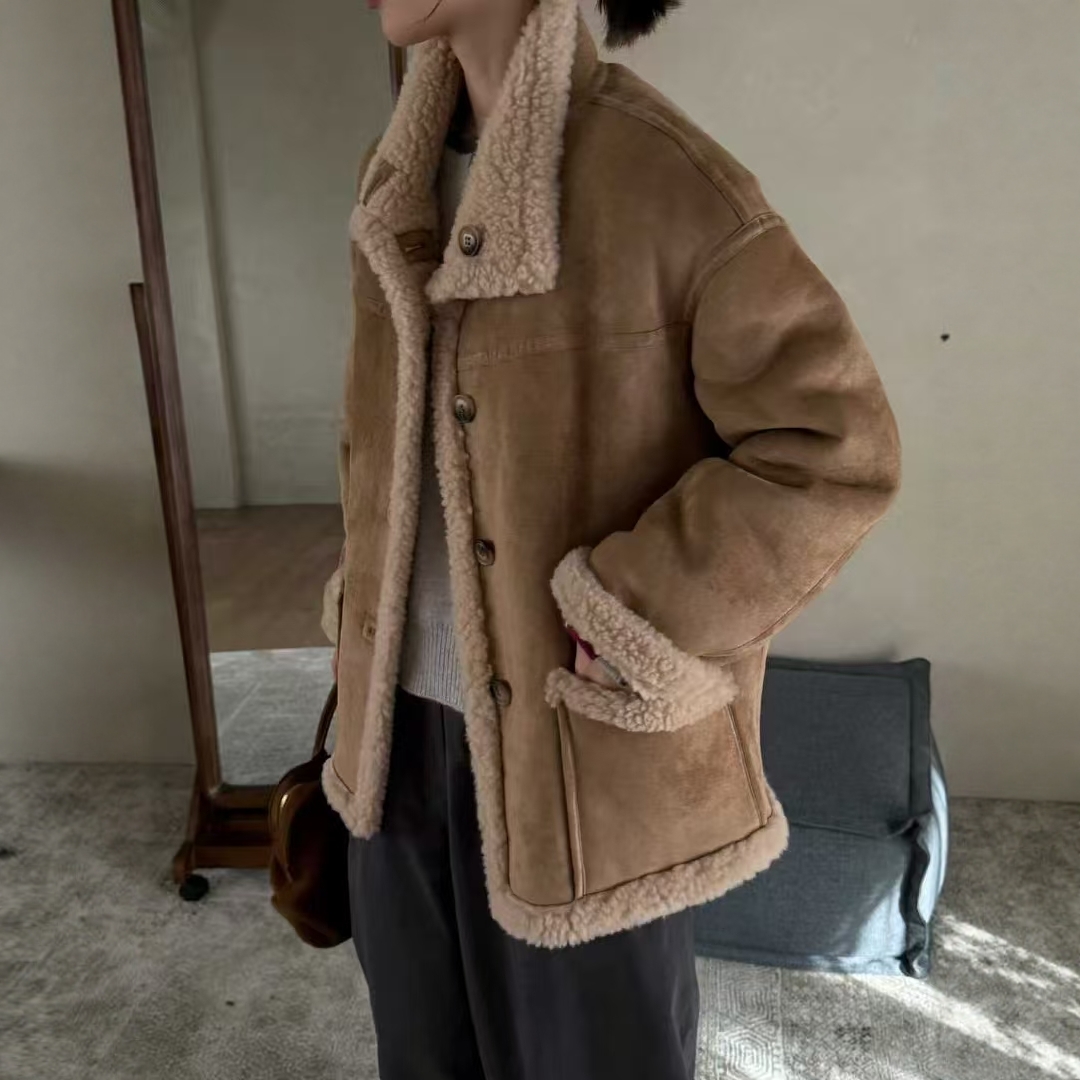 2025冬季新品韩版宽松显瘦100棉羊毛慵懒感加厚款皮毛一体外套女