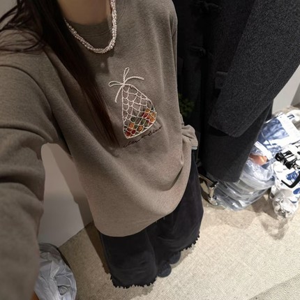 “钱袋子”进口面料手工毛毡刺绣新疆长绒棉长袖磨毛t上衣女