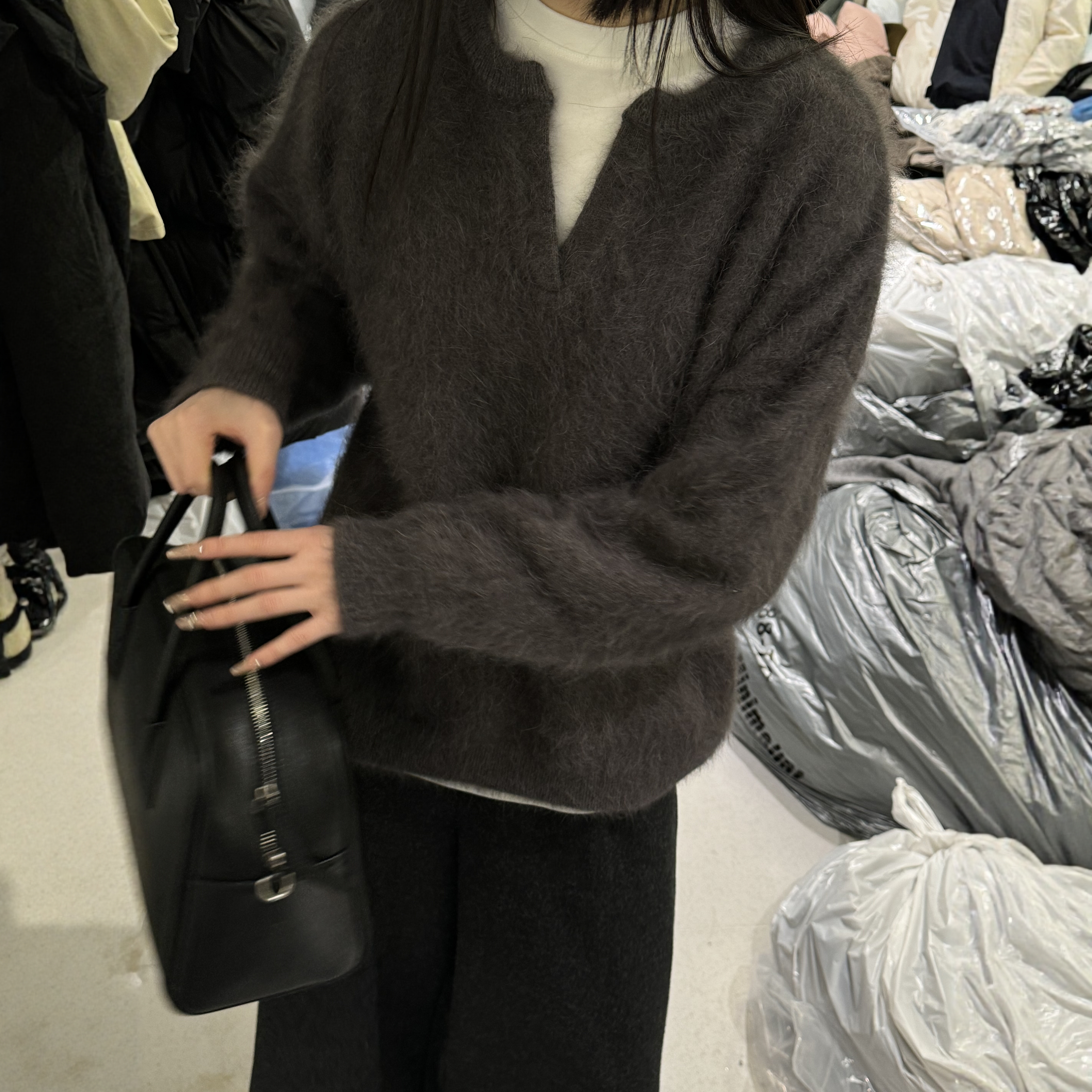 东大门2025秋冬新品韩版宽松显瘦百搭休闲V领长袖针织衫毛衣女