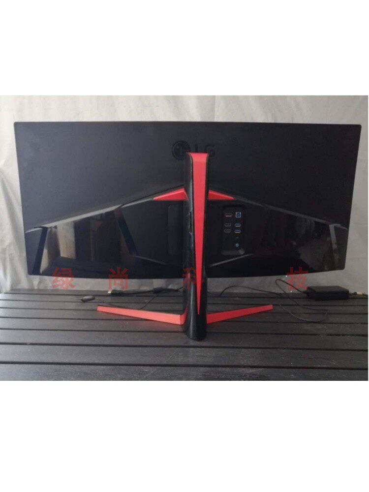 SECOND-HAND 34 INCH IPS CURVED 2K144HZLG34UC79G BEZEL-LESS MONITOR FISH SCREEN 144HZ DESIGN