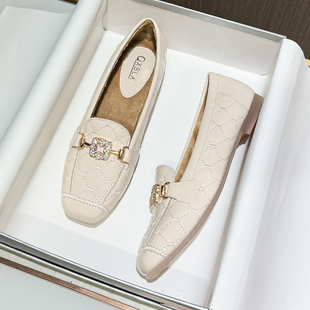 平底鞋2026新款冬季大码加绒保暖软底漆皮单鞋豆豆鞋不累脚女鞋秋