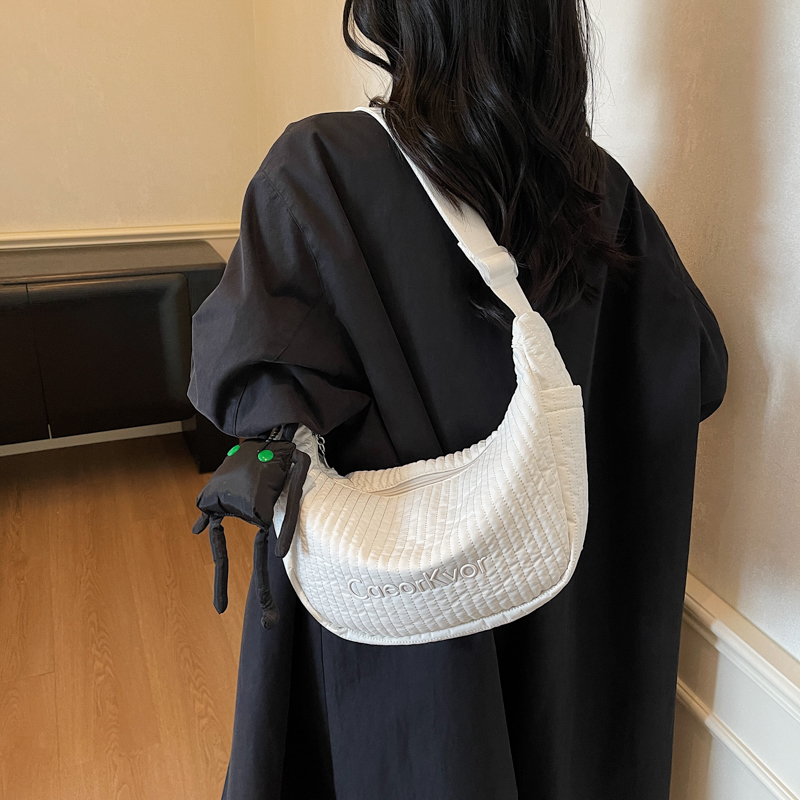 黑色通勤涤纶韩系单肩2025年秋季