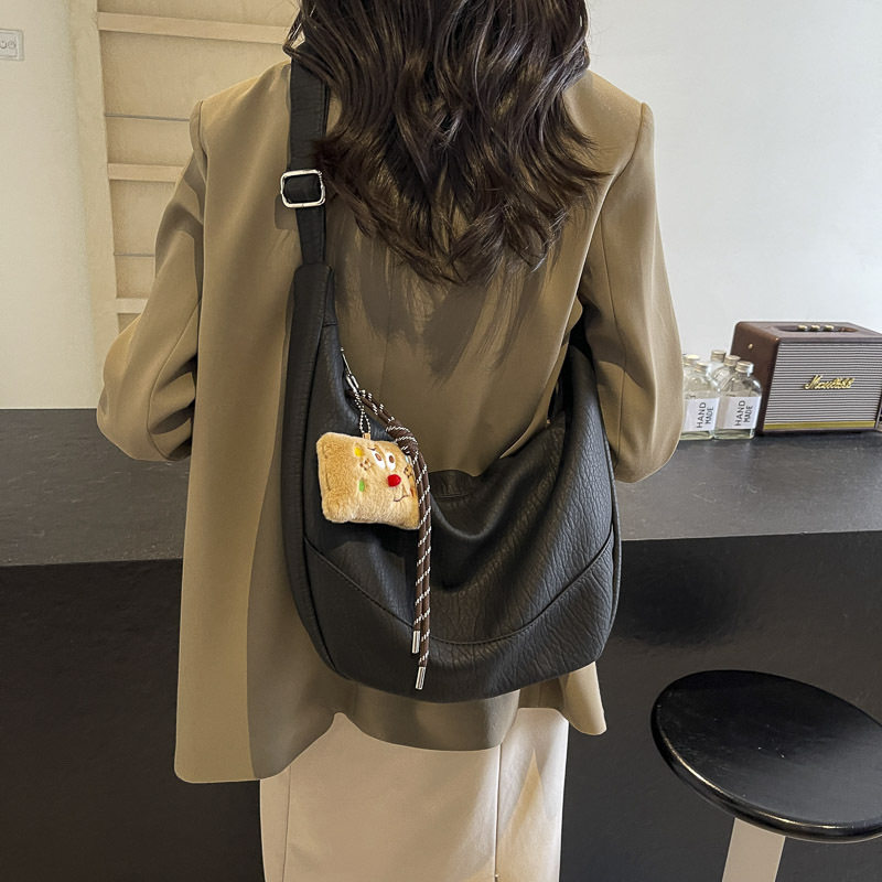 9.11花曦家新品    高级感通勤包女大容量2025女式秋冬单肩斜挎包