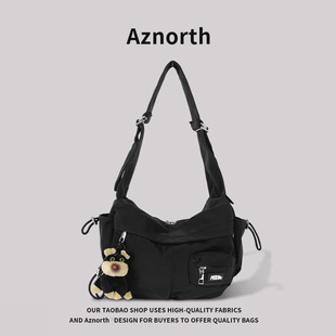 AZN新品 斜挎包女2026新款休闲饺子包男潮牌运动轻便单肩背包1.16