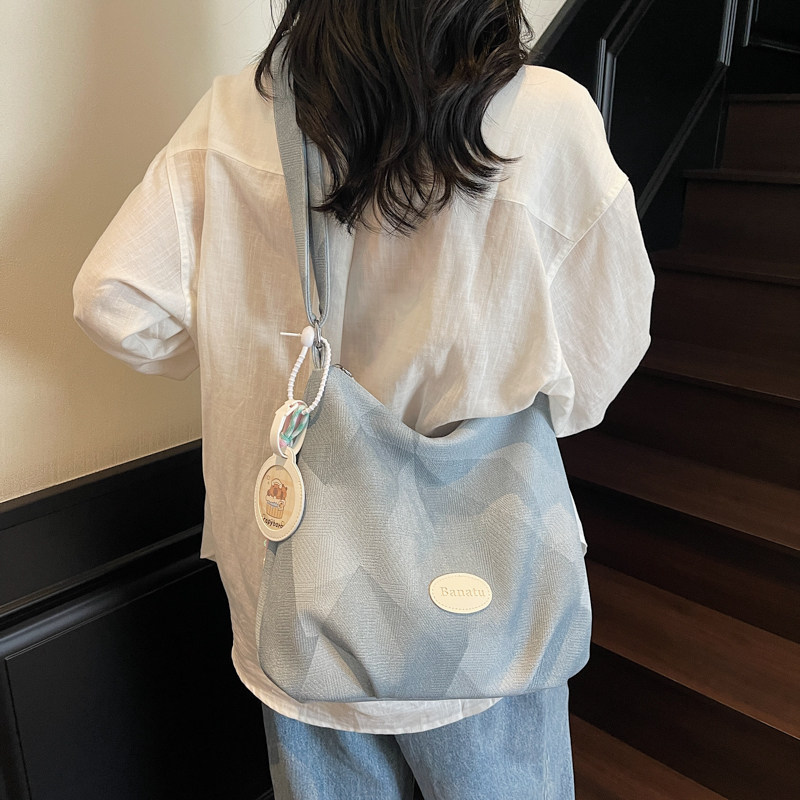 5.26花曦家新品 拼接通勤包女2025夏大容量单肩斜挎包托特潮挎包