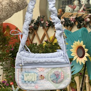 斯莫尔原创秋冬新款痛包爱心棉花边单肩斜挎女包二次元大容量吧唧