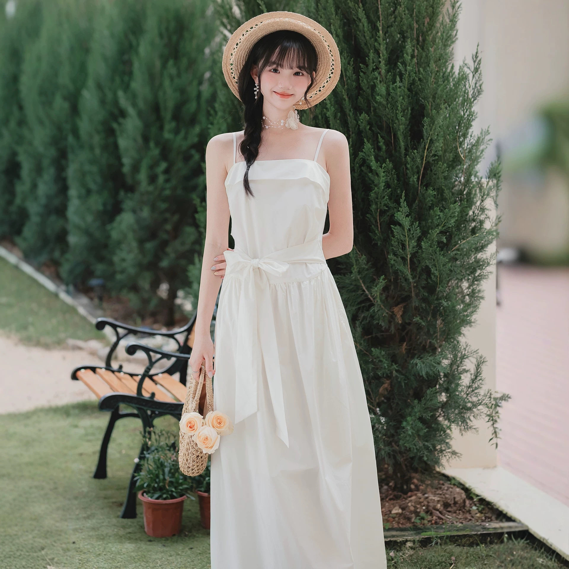 女装2026年夏季十三行新款法式抹胸吊带蝴蝶结白色连衣裙纯色长裙