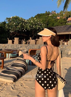 ［百灵］春夏款小众时尚达人拉菲草帽法式度假旅行遮阳鸭舌帽子女