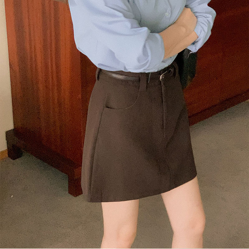 咖啡色西装半身裙女2026夏季新款百搭a字裙高腰显瘦腰带短裙卡其