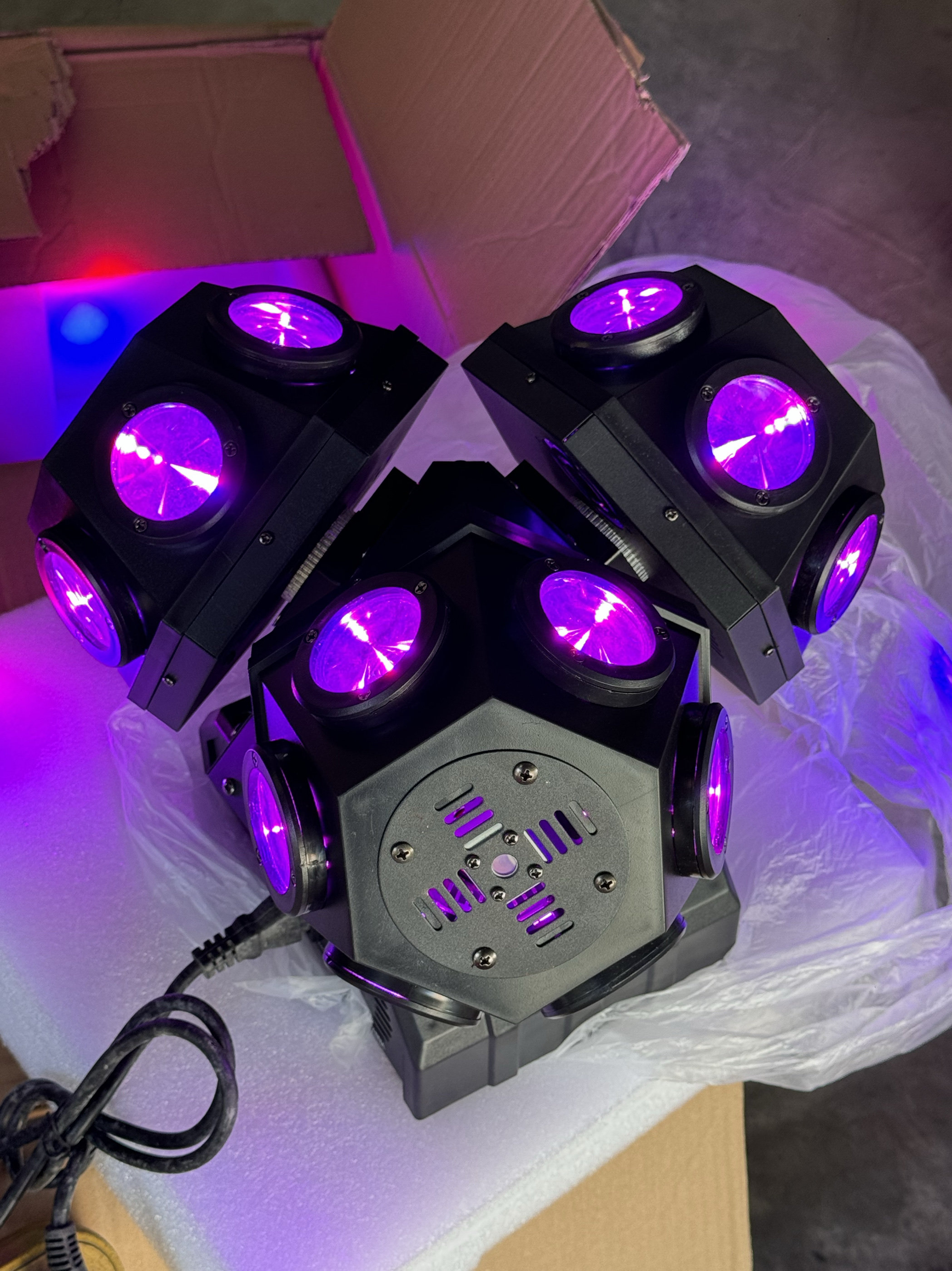 舞台18颗LED旋转摇头声控彩灯KTV包房激光灯闪光酒吧蹦迪歌厅迪吧