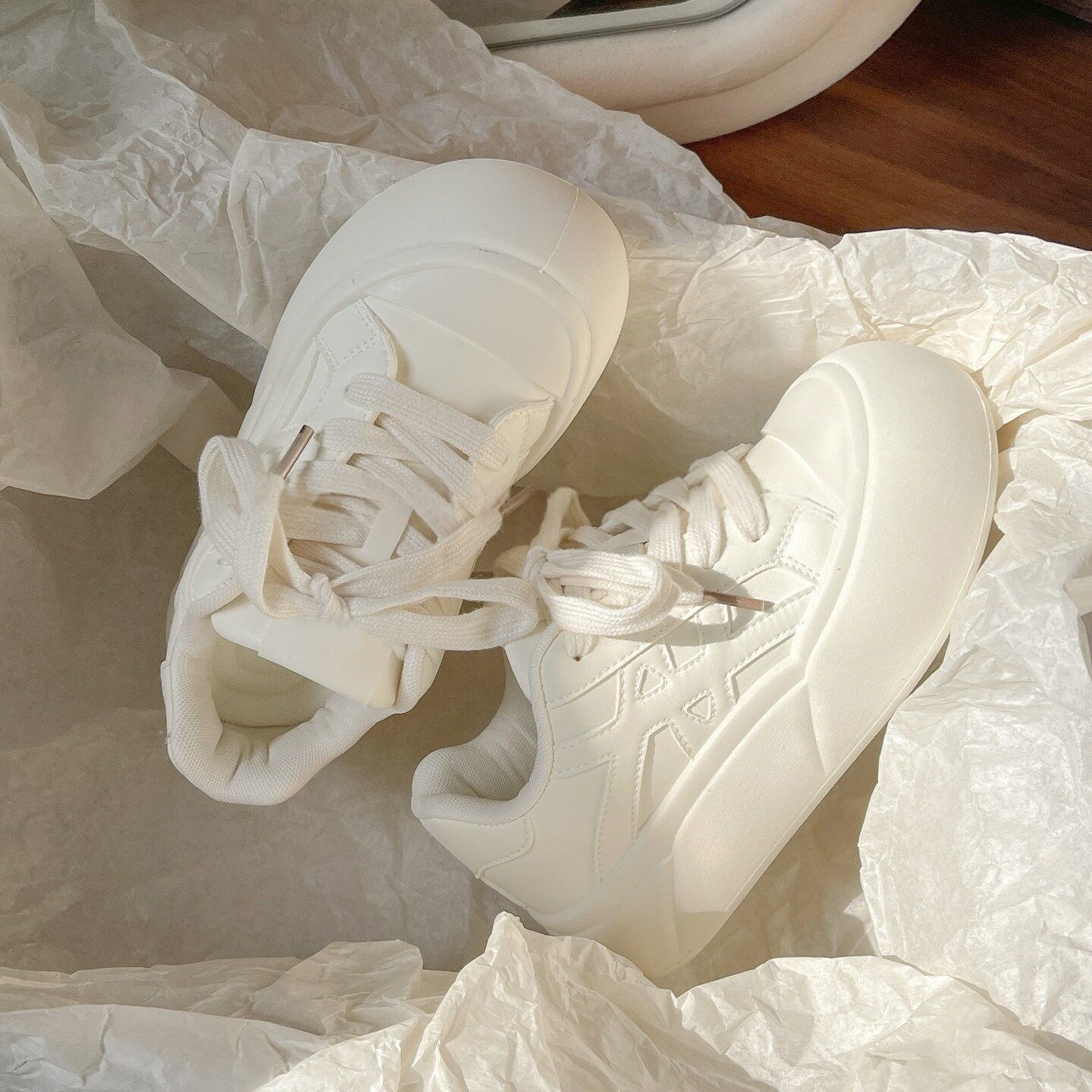 2026新款厚底小白鞋女百搭奶fufu配裙子面包鞋女轻便韩系休闲板鞋