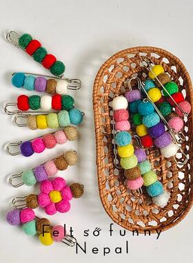 日系撞色毛球球胸针秋冬羊毛毡卡通收腰别针ins小众配饰新年礼物