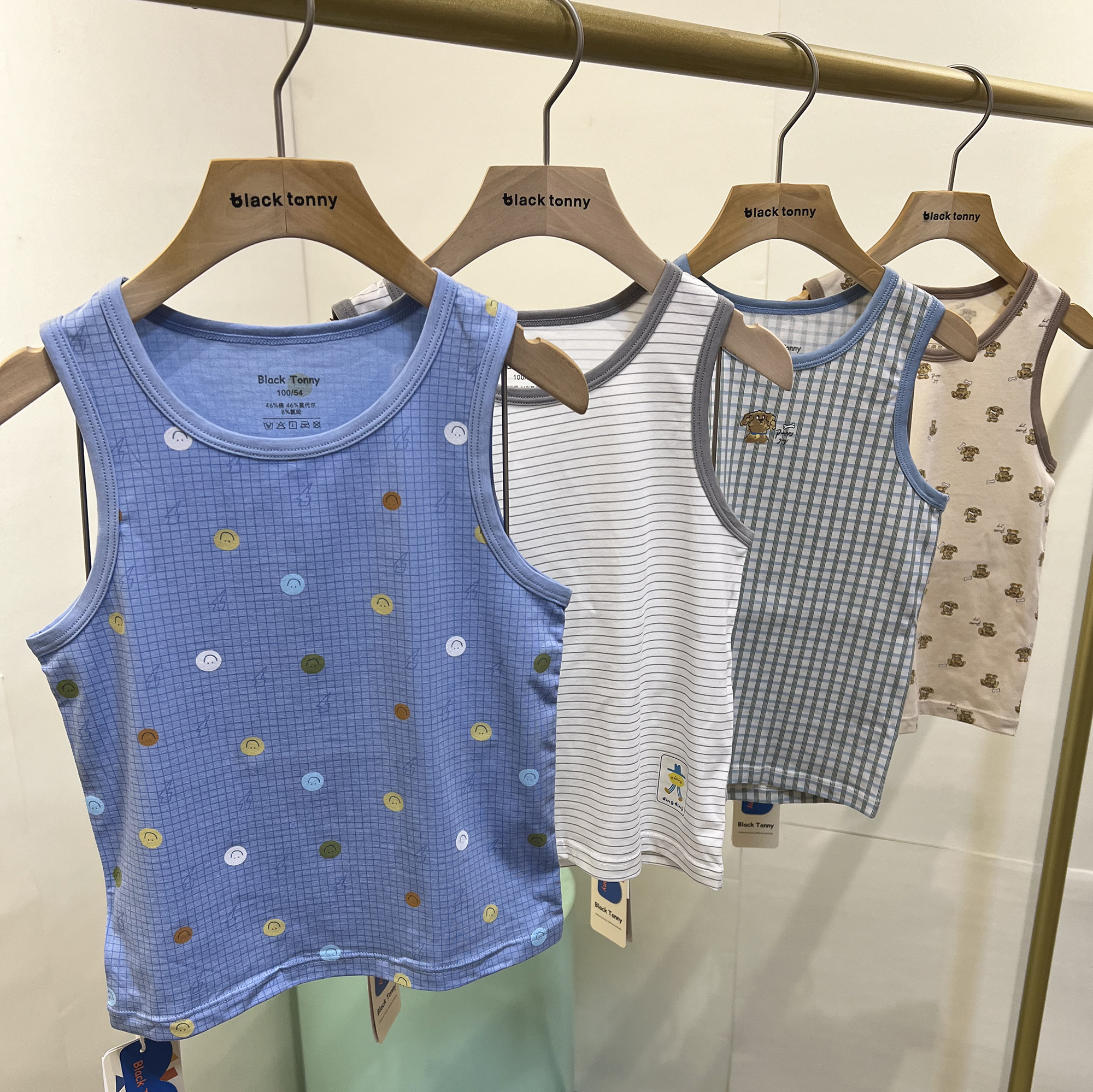 小黑托昵男童春夏背心