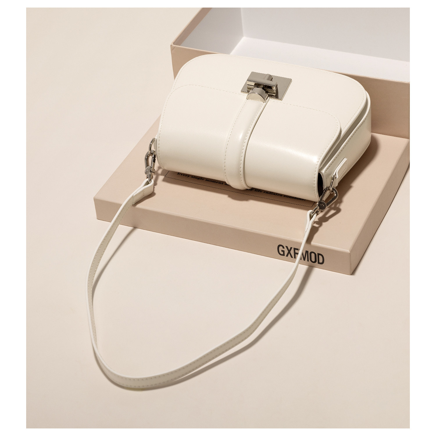 GXFMOD复古真皮锁扣腋下包2025小众简约斜挎包高级感单肩包包女