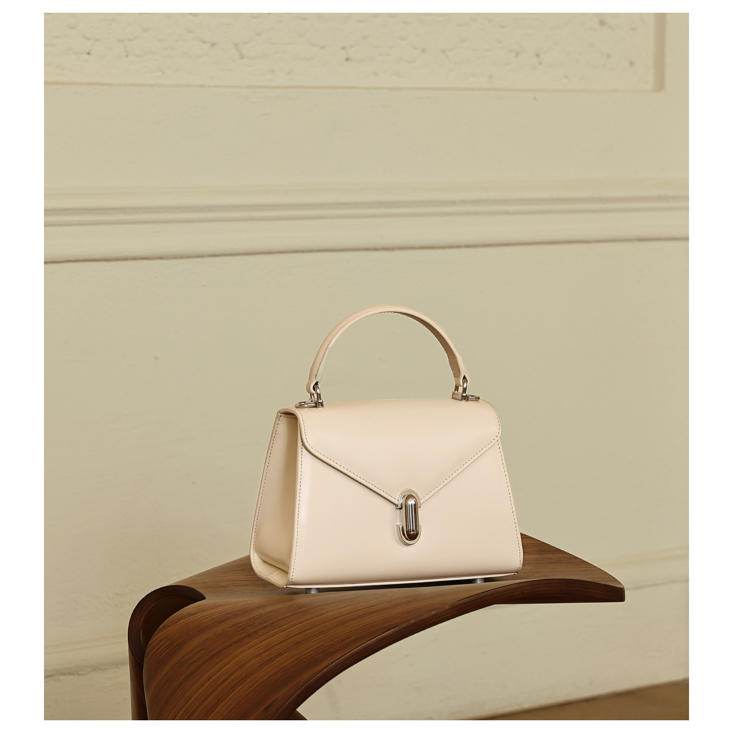 GXFMOD小众品牌牛皮手提小方包女2026春季新款通勤简约单肩斜挎包