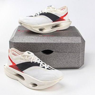 李宁飞电5ULTRA竞速跑鞋碳板䨻A