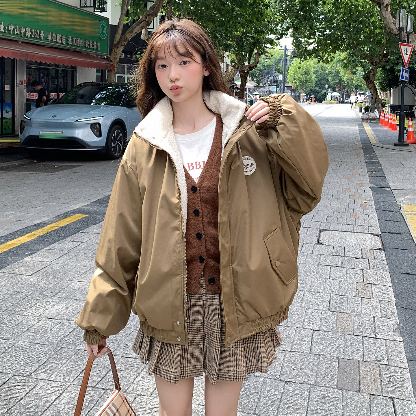 鸭鸭加绒加厚学院立领夹克羽绒棉服2025冬新款宽松显瘦学生棉衣女