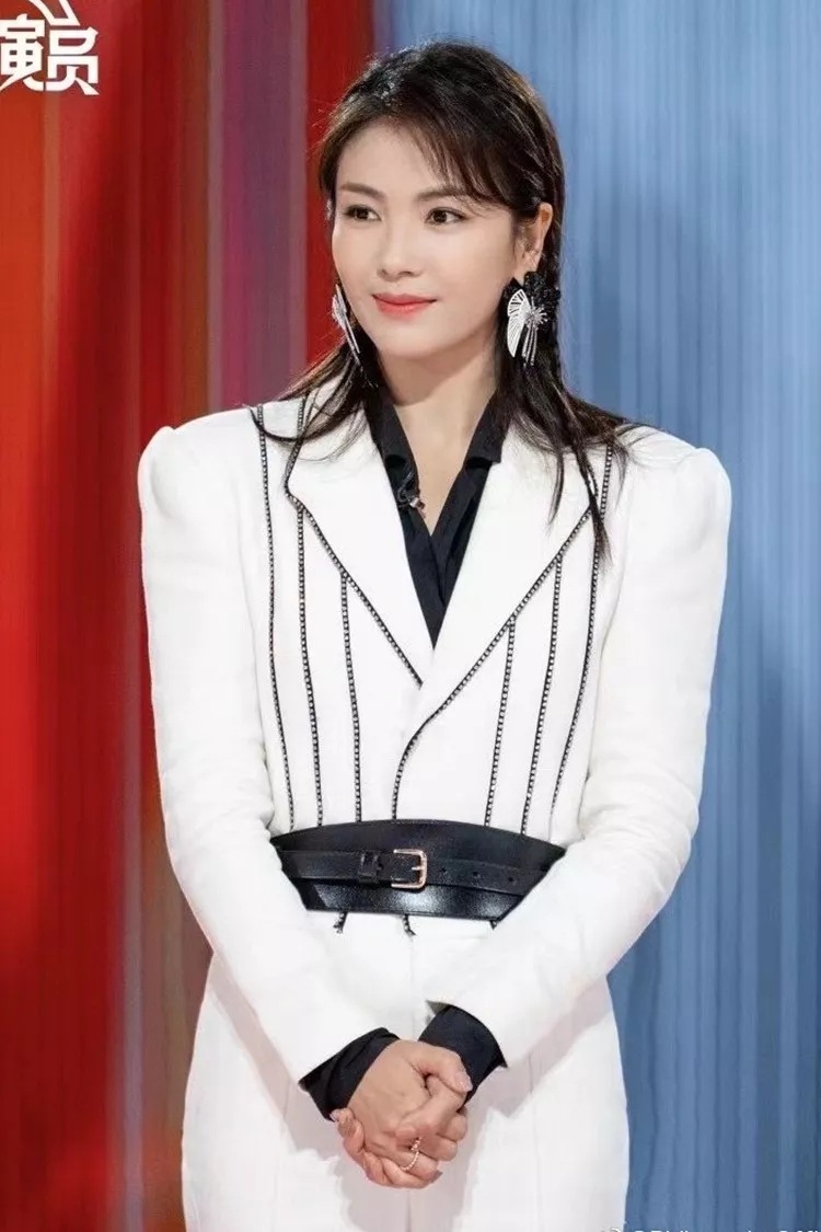2021秋季刘涛明星同款西装领长袖重工钉铢暗扣修身时尚气质连体裤