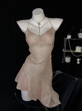 【Peach heart】偏光闪粉性感露背吊带连衣裙气质短裙度假生日裙