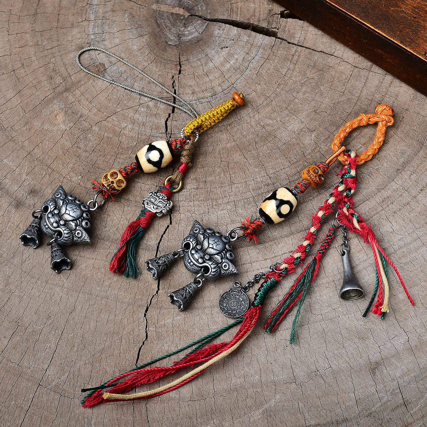 原创设计藏式文玩手机挂藏传小元素牛骨天珠复古银配饰包挂代发