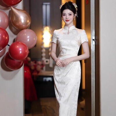 小众风香槟色日常旗袍敬酒服