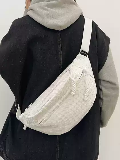 Chest bag men's bag 2025 new fashion tide men's crossbody leisure woven sports boys shoulder bag
