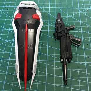 MB红异端武器配件 光束步枪+盾牌 1:100 大班MB红异端