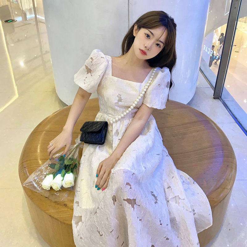 法式温柔风露背泡泡袖连衣裙女夏季新款别致设计感缕空初恋长裙子