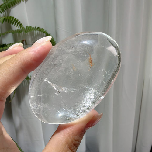 天然喜马白水晶把玩手握净体高频68*45*22mm，重：107.5g，183号