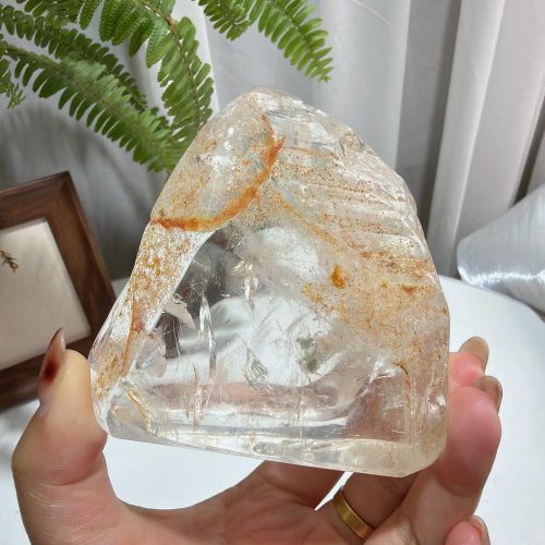 天然透体白水晶胶花彩虹三角盘子：95*35mm,重：416g，76号