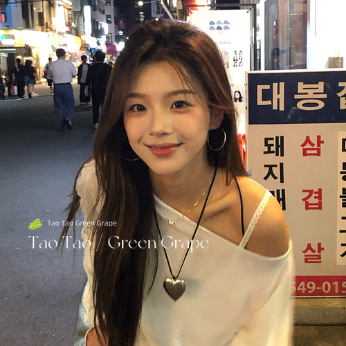 银色立体爱心吊坠项链女秋冬百搭长款高级感黑皮绳毛衣链卫衣配饰