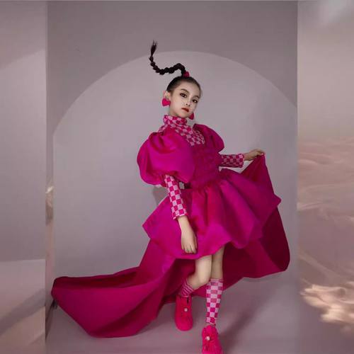 女童荧光玫红灯笼裙礼服走秀