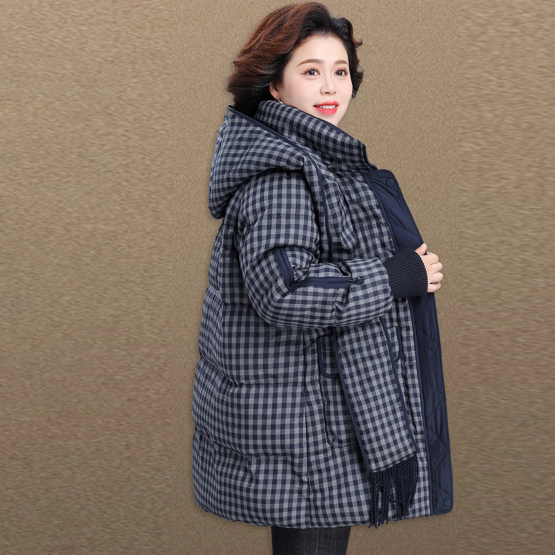 妈妈冬装外套2025新款洋气中老年女装秋冬高级感羽绒服中长款50岁