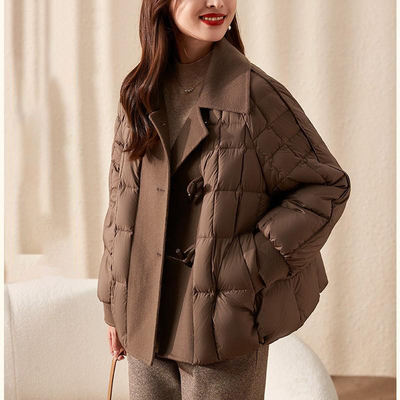 妈妈羽绒服冬装短款中老年女洋气时尚加厚胖中年2025新款秋冬外套