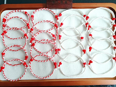 纯手工缫丝编织的生蚕丝桑蚕茧宝宝孕妇可调节平安手脚链转运红绳