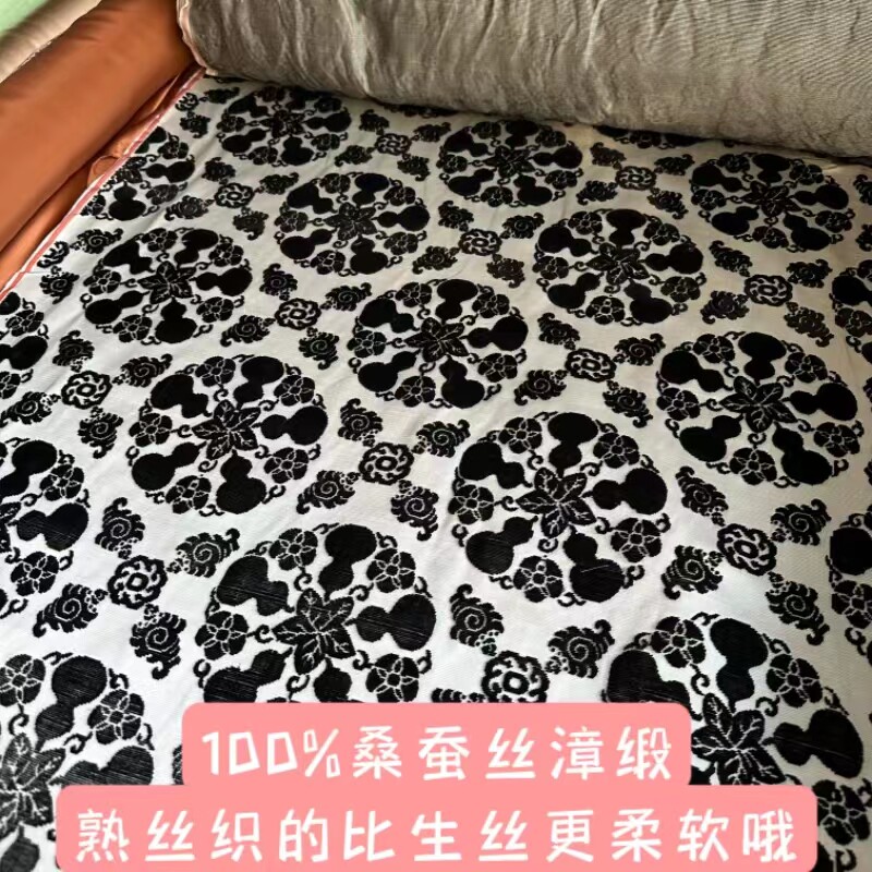 真丝面料漳绒缎白底黑绒五湖四海