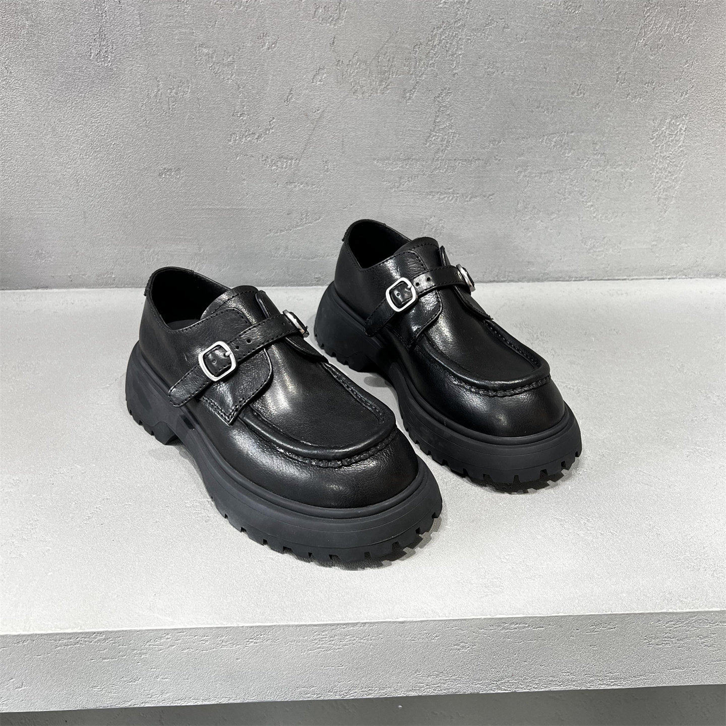 欧洲站女鞋2026春新款真皮松糕厚底乐福鞋一脚蹬增高英伦风小皮鞋