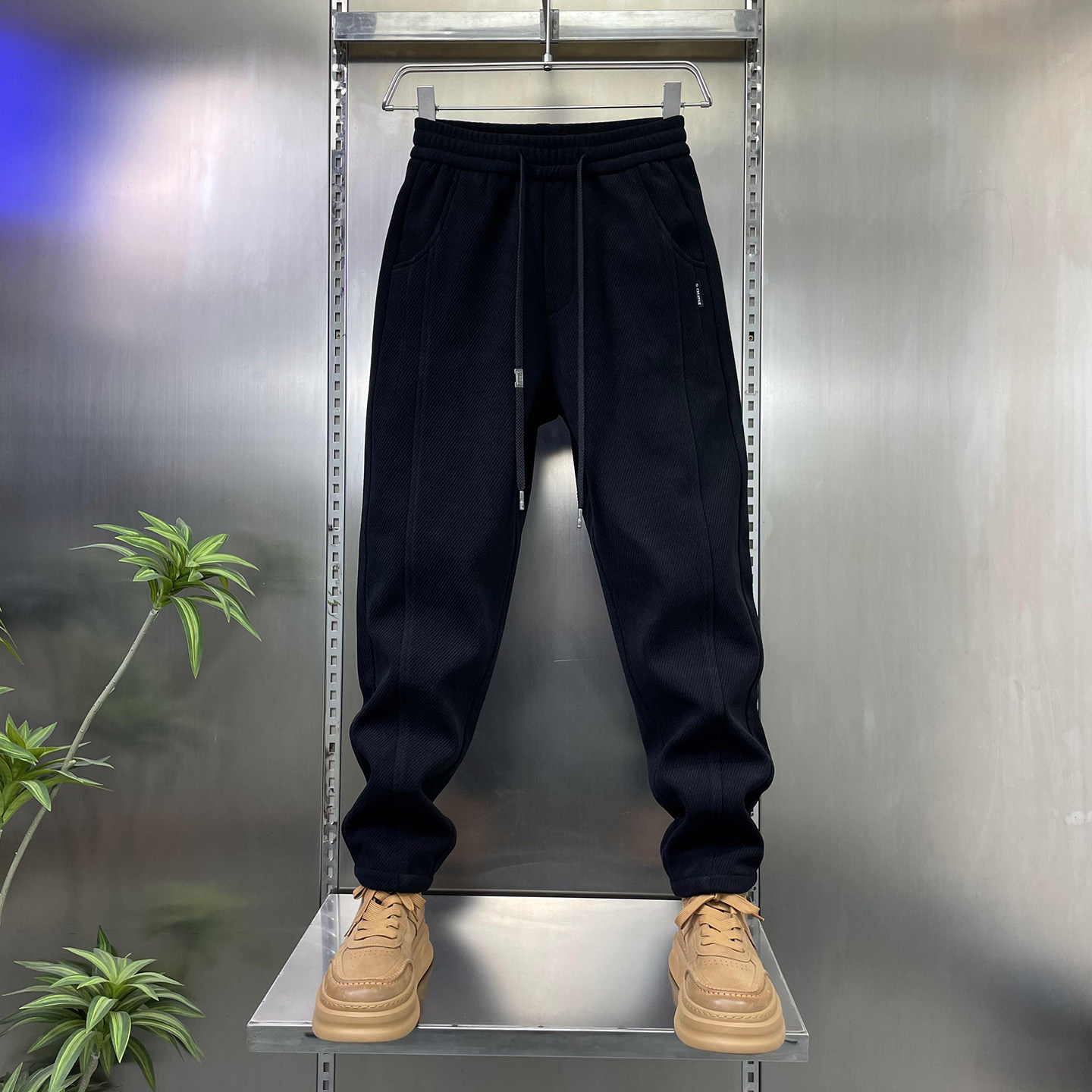 新款秋冬加绒保暖男士休闲裤简约设计抽绳青年松紧腰哈伦裤运动裤