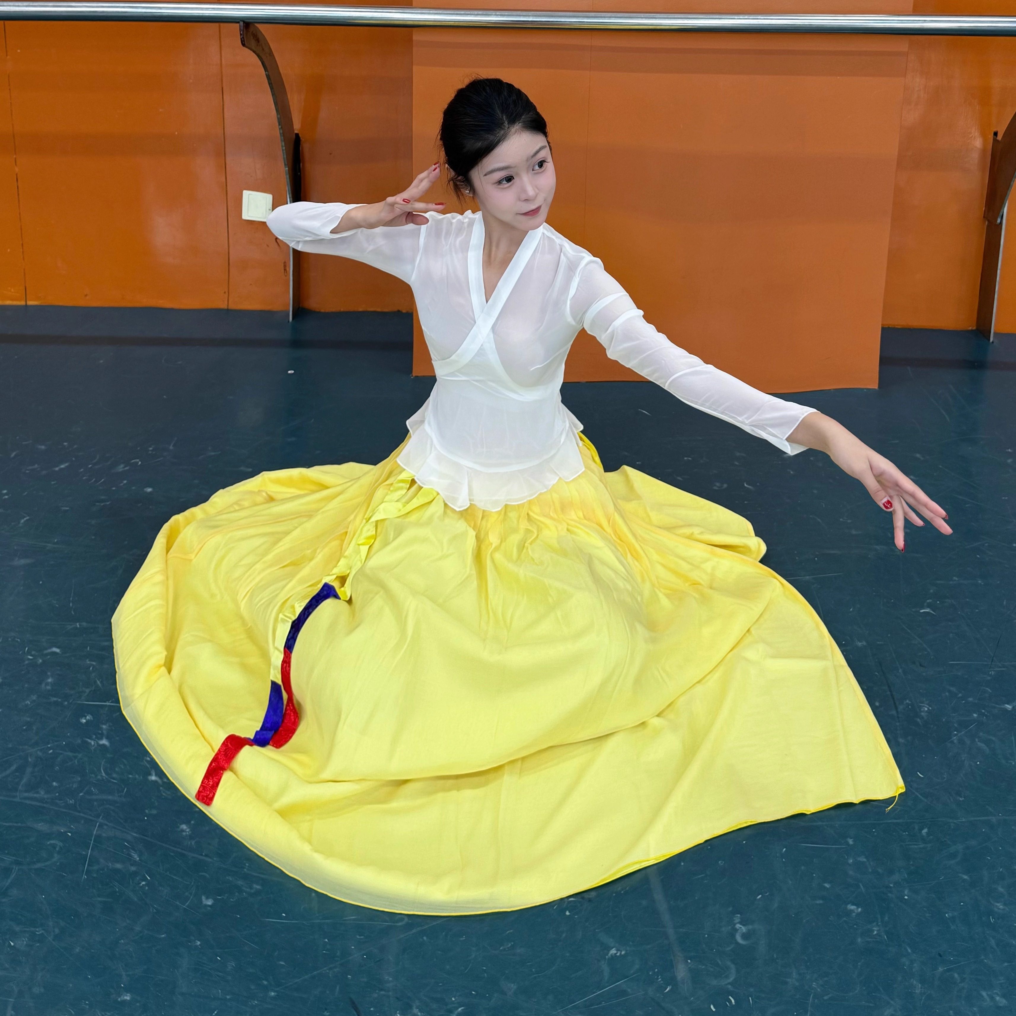 北舞推荐高端舞服宫廷韩服朝鲜民族表演服朝鲜舞考级上衣裙子套装,运动/瑜伽/健身/球迷用品,朝鲜舞服,淘宝优惠券,粉丝福利购,淘宝优惠卷