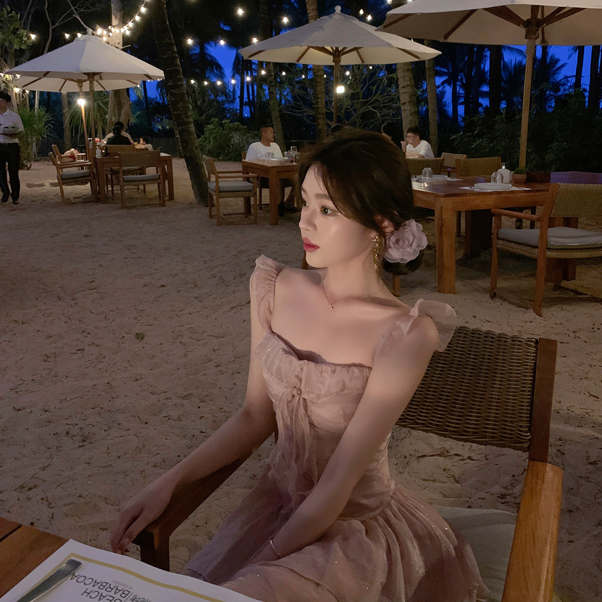 ByYou 2025新款法式小飞袖粉色吊带连衣裙高级感收腰显瘦仙女短裙