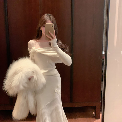 蕾丝拼接超浪漫羊毛打底毛衣