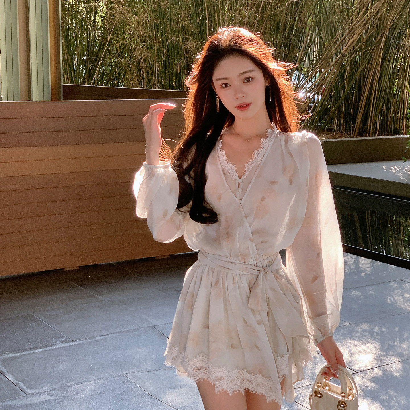 ByYou 夏季灯笼袖V领碎花雪纺连衣裙收腰短款不规则蕾丝a字印花裙