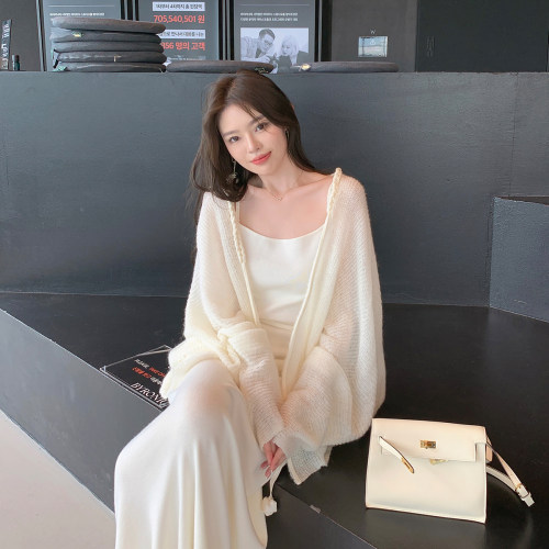 ByYou 2026春季新款白色羊毛针织开衫女中长款宽松马海毛毛衣外套