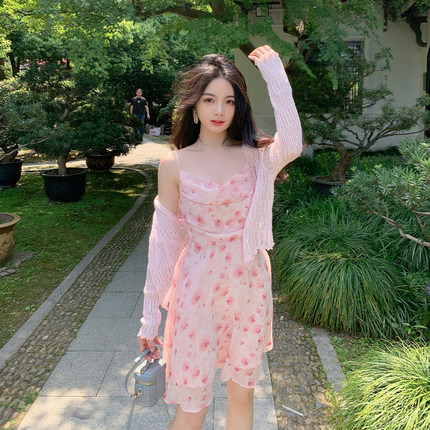 ByYou夏季粉色V领冰丝针织开衫女短款设计感镂空珍珠扣长袖防晒衫