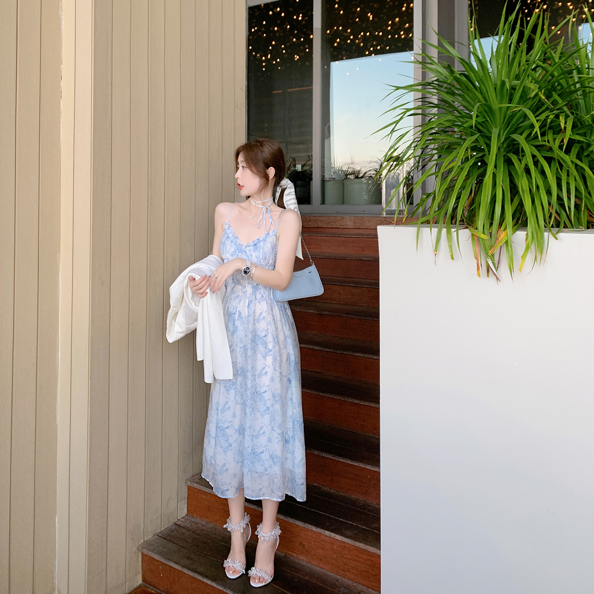 青花瓷夏季精灵吊带美背连衣裙