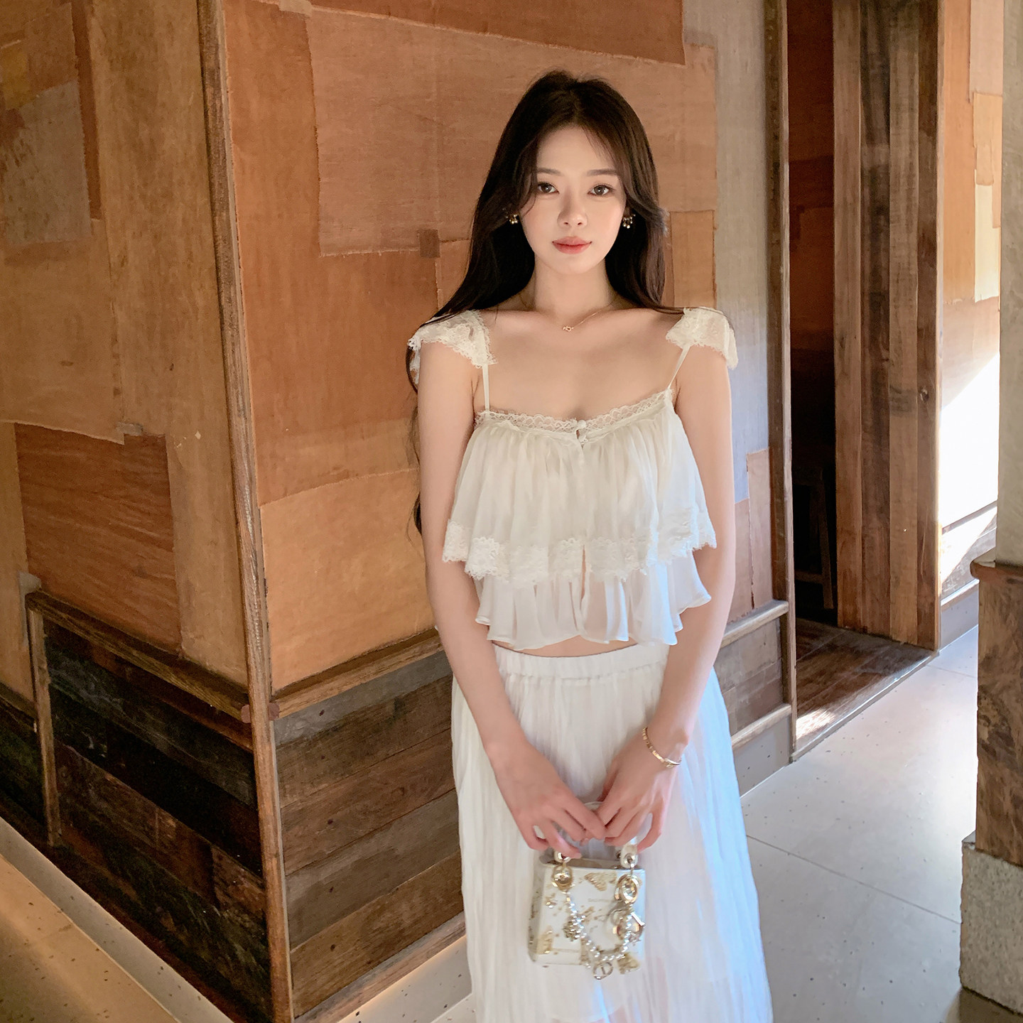 ByYou 新款法式蕾丝荷叶边短款白色吊带上衣女夏轻薄显瘦气质小衫图片