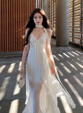 ByYou 春季新款白色深v雪纺吊带连衣裙长款气质收腰大裙摆百褶裙